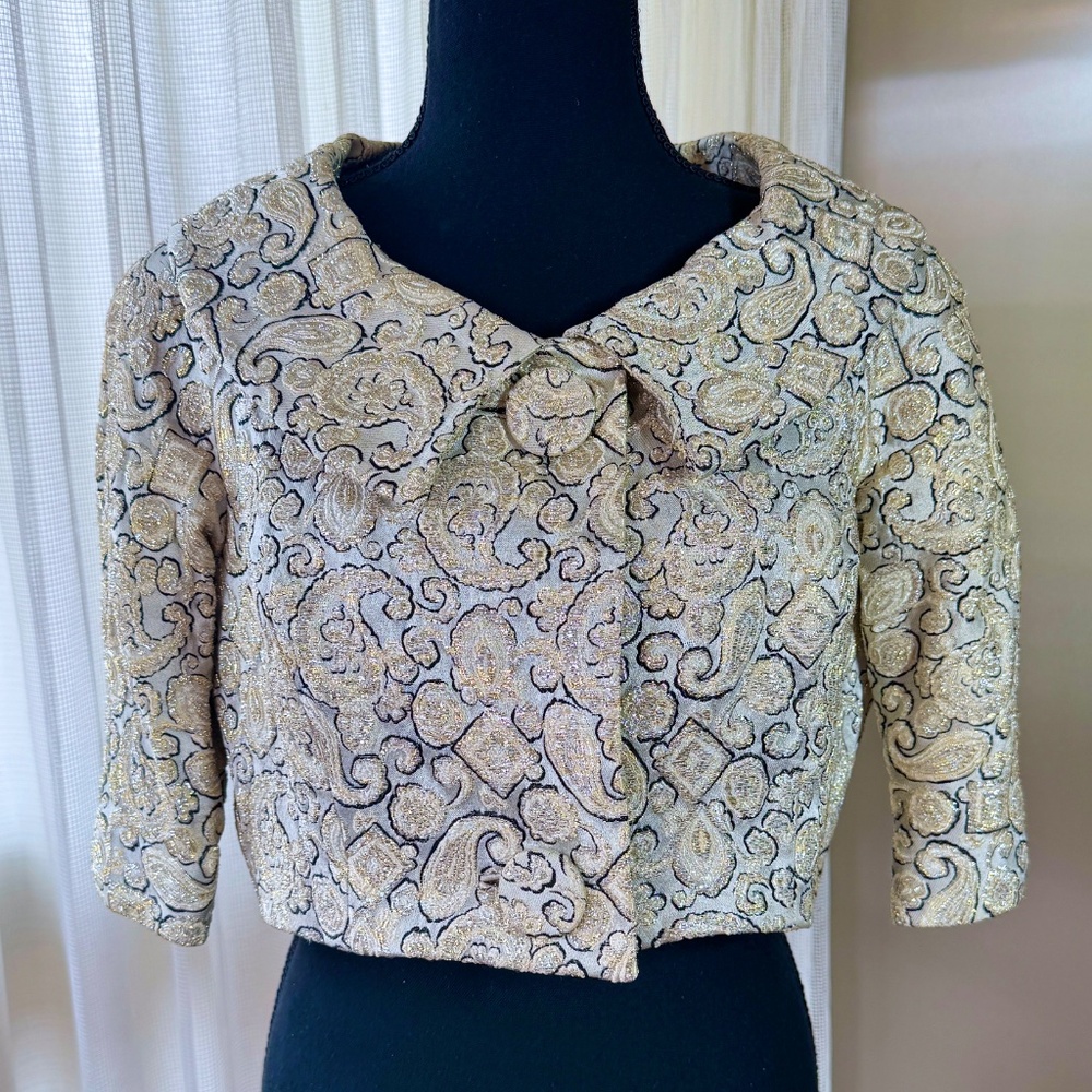 Vintage 1950s lame bolero, gold black cream brocade paisley, short jacket, 4 (S)